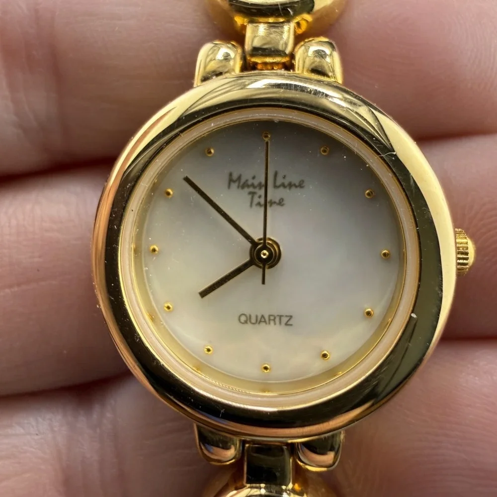 Main Line Time Watch Gemstone Asian Character Gold Tone‎ 7.5